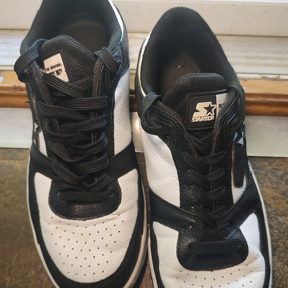 Starter Mens 9 M Black White Low Top Sneakers Shoes 0-10144 Colorblock Star Logo